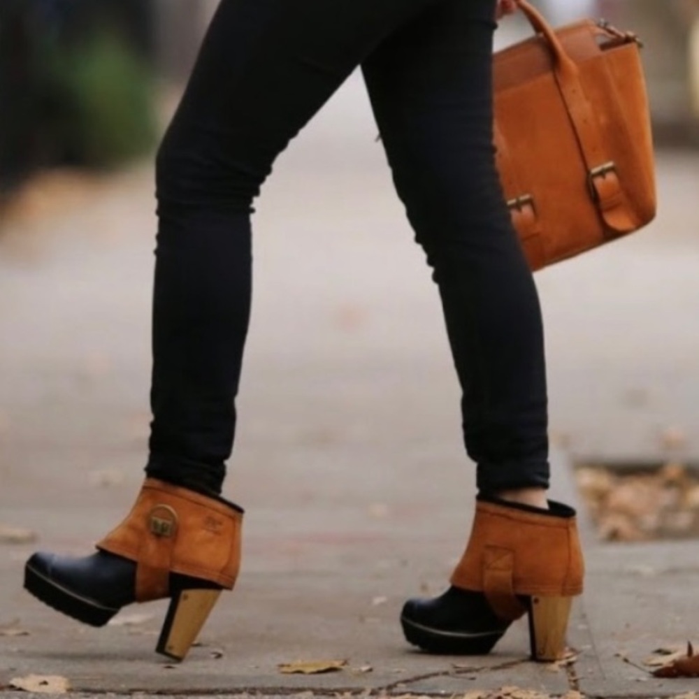 Sorel Medina II Boots, 7.5 - Picture 3 of 11